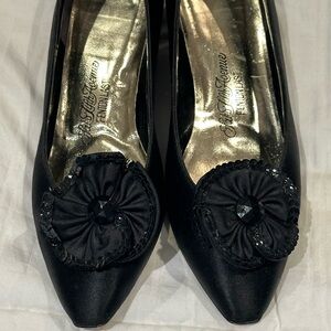 Vintage Saks Fifth Fenton Last Avenue Kitten Heel Pumps
